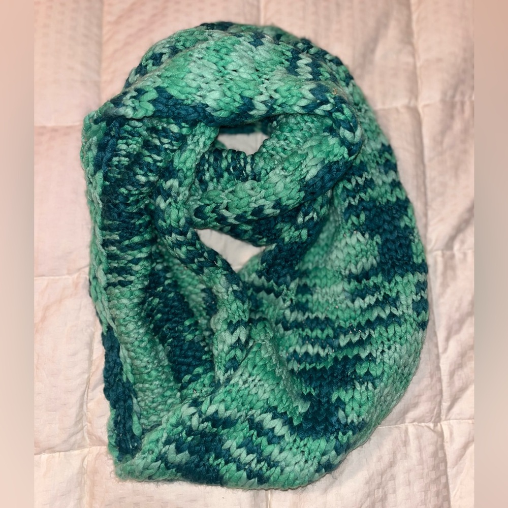 Isaac Mizrahi Variegated Green Knit Infinity Scarf